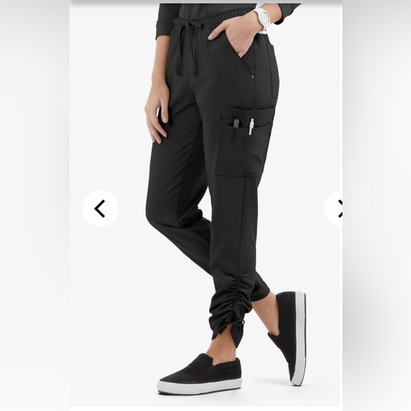 Easy STRETCH Halle Women's 11-Pocket Ruched Leg Jogger Scrub Pants - Picture 1 of 6